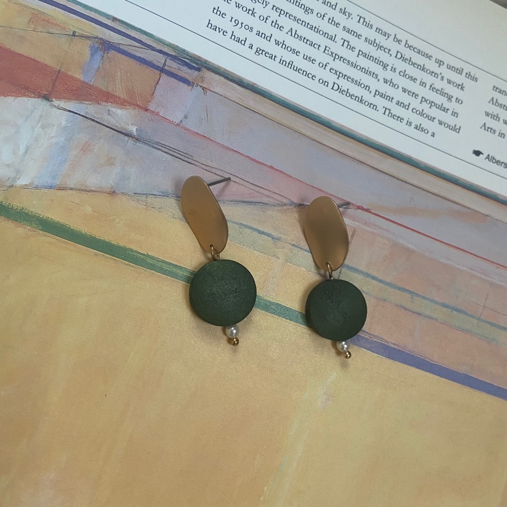 LAST ONE 💖Nature Green Wood Earrings - Picture 2 of 6